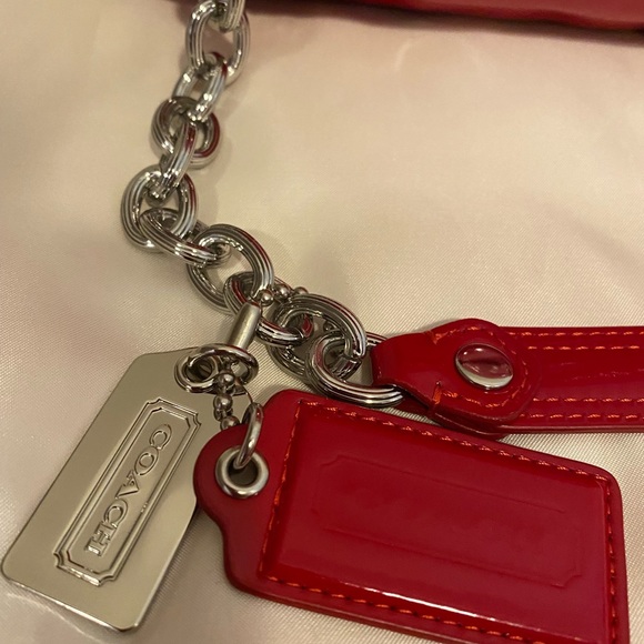 NEW! Coach shoulder bag. Red paten leather. Large. - Picture 5 of 6